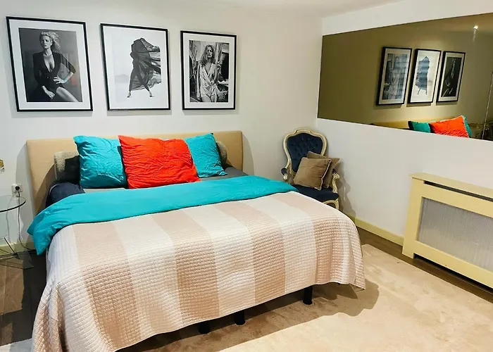 Red Light District B & B Canal View Guest house 4*