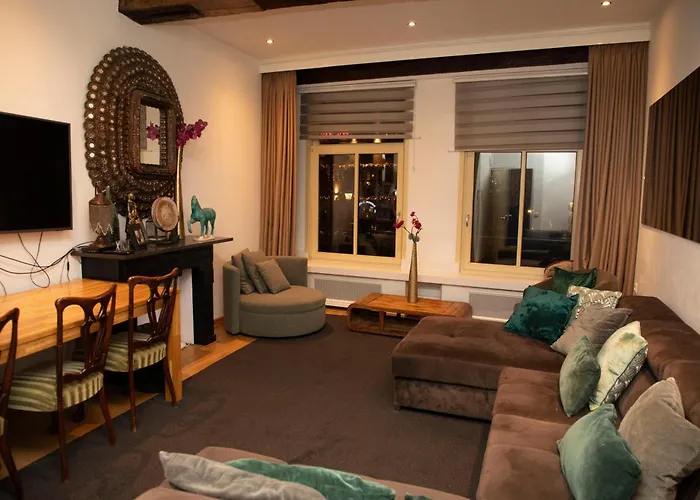 Red Light District B & B Canal View Guest house 4*