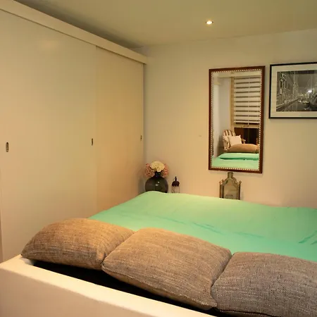 Gæstehus Red Light District Canal View