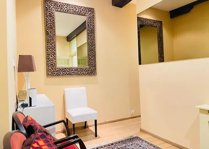 بيت ضيافة Red Light District Canal View 4*