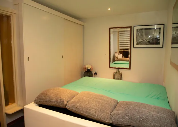 Gæstehus Red Light District Canal View